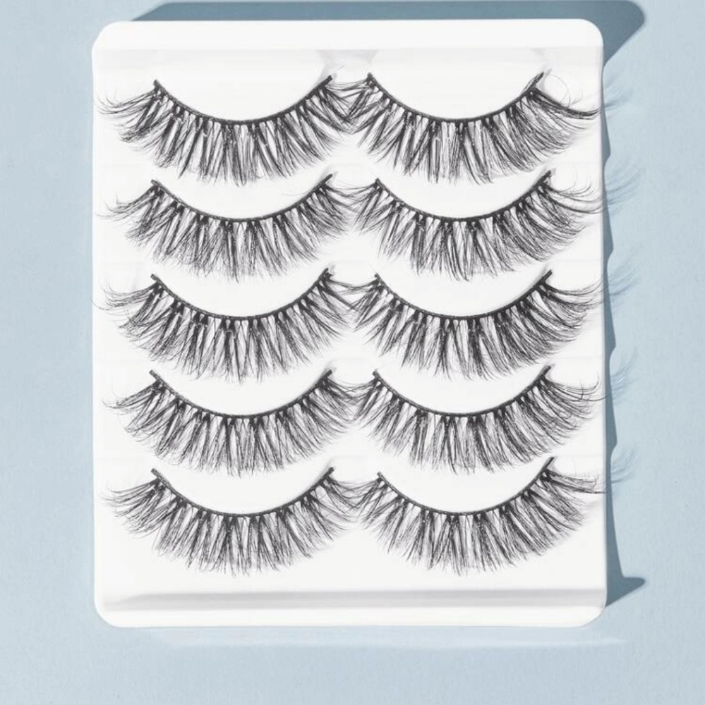 🦋 5 PAIR 3D WISPY LASHES